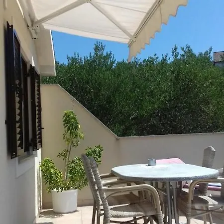 Anamar Guest house *